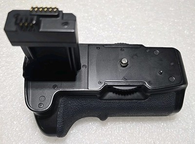 Meike MK-500D Battery Grip for use with Canon 550D-700D Rebel Series Cameras