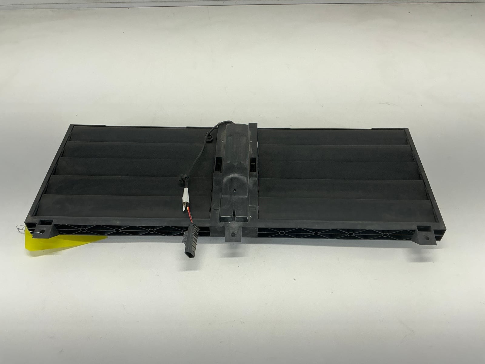 17-20 Maserati Levante Radiator Air Duct Grille Grill Air Shutter W/ Motor OEM