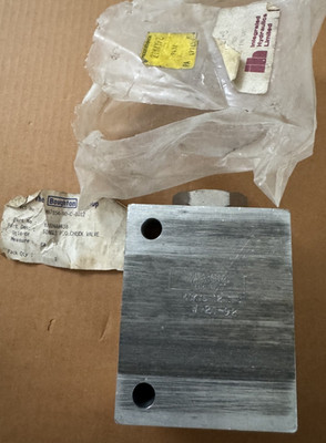 Integrated Hydraulics 4CK75-12T-S 87024A9438 4820-01-363-9368 Valve New OEM