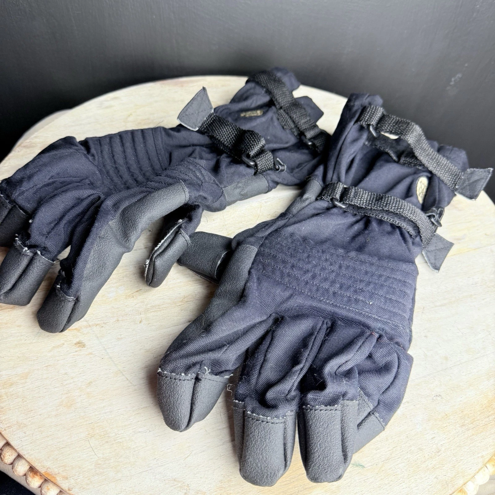 Columbia VTG Mens Tactical Snow Gloves Sz Small Rare 90s Logo Cinch Rubber Grip
Opens in a new windo