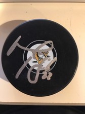 Matt Hunwick signed Pittsburgh Penguins Logo Puck