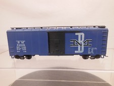 HO SCALE 40' STEEL BOX CAR BOSTON  MAINE 74005 1/2 