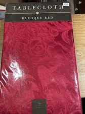 NIP 70” Round Baroque Red Poinsettia Design Tablecloth