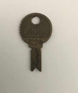 Original VINTAGE Coin Slot Machine Key Mills Novelty Q1666
