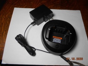 MOTOROLA NEW PMLN5228B RADIO BATTERY CHARGER
