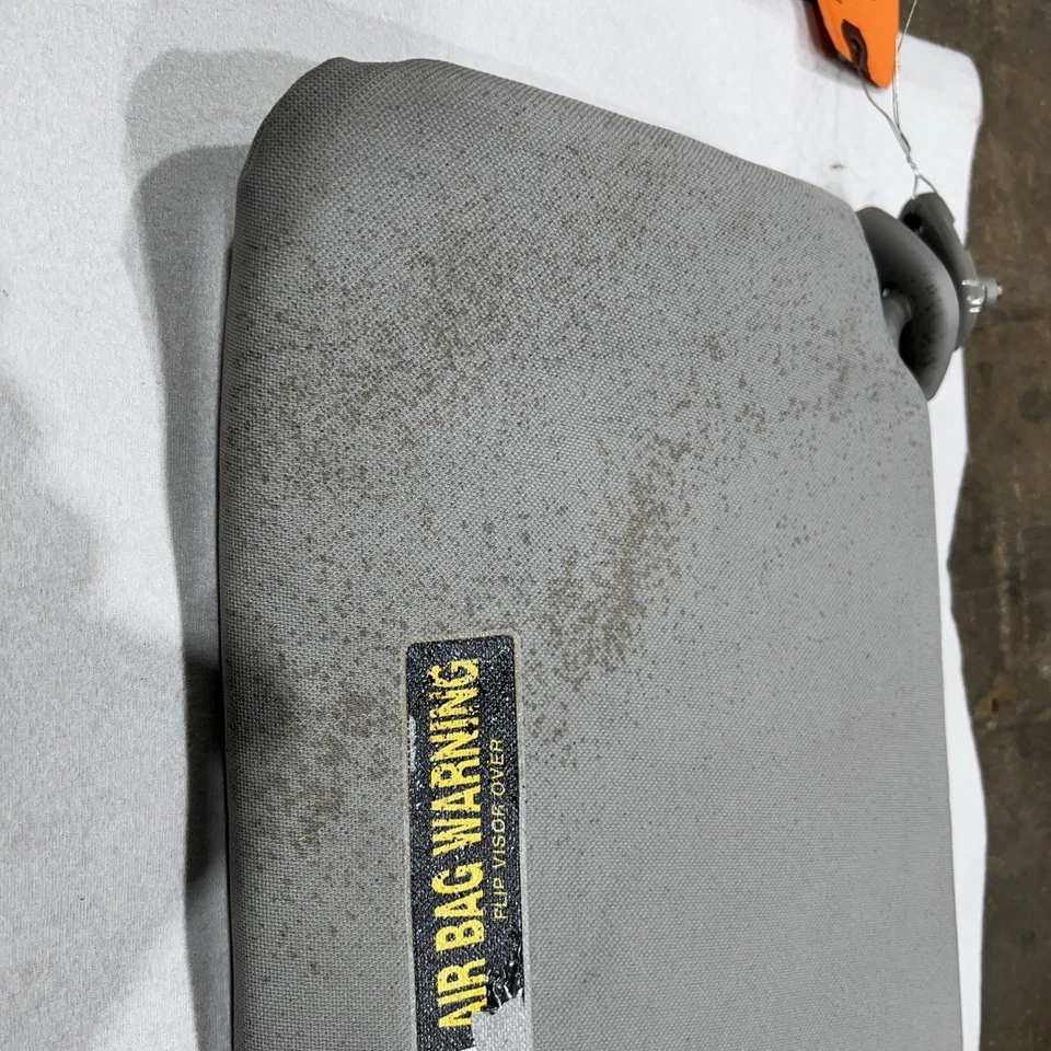 2008 Honda Element EX Front Right Passenger Side Sun Visor OEM E10032 - Изображение 3 из 4