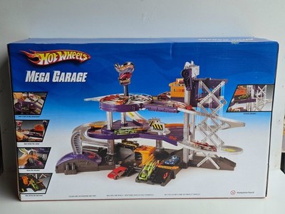 Hot Wheels Mega Garage V3260 2010 Vintage Multi-Level Playset New