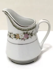Savannah Pattern by Everbrite Creamer Japan Green Scrolls & Flowers *MARK INSIDE