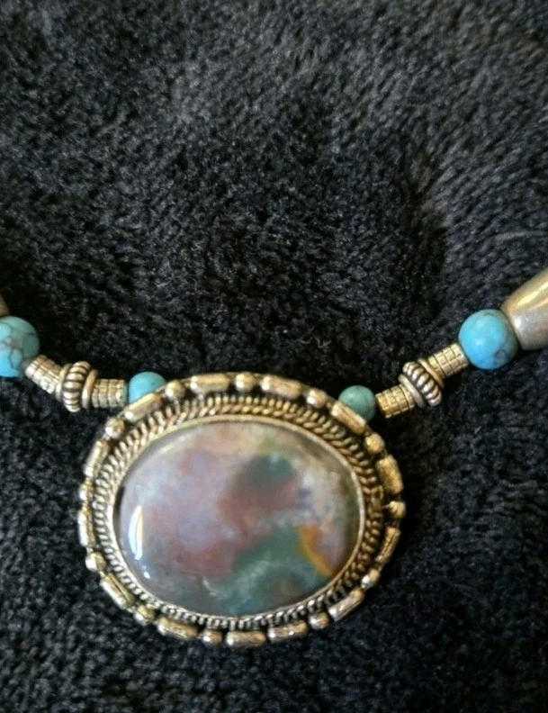 Conjunto de colgante de piedra en plata de ley reciclado Bolo en collar artesanal con cuentas Foto 3 de 4