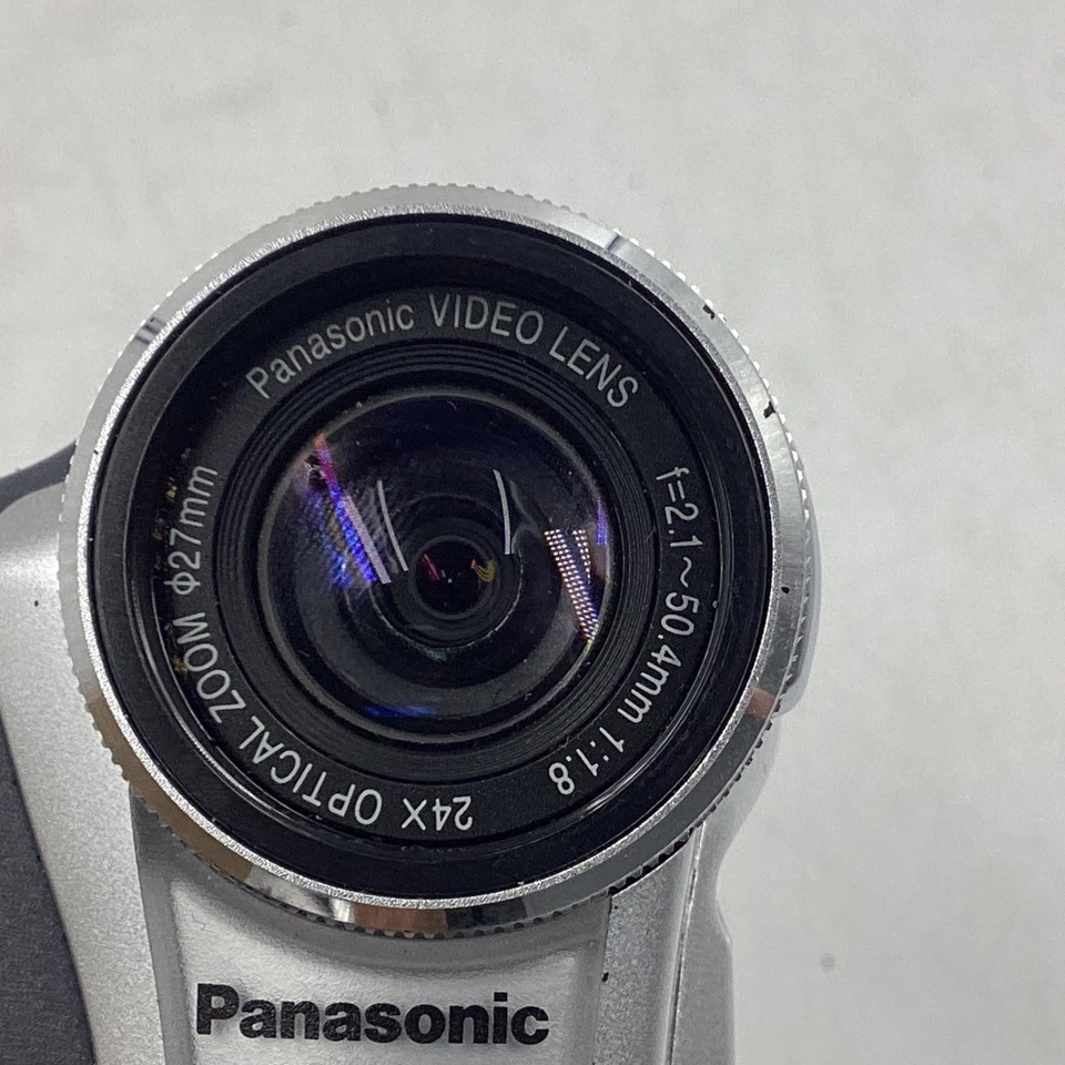 Panasonic NV-GS15 MiniDv Digital Camcorder With Accessories - Works (E1) NS#8784 - Image 2 of 4