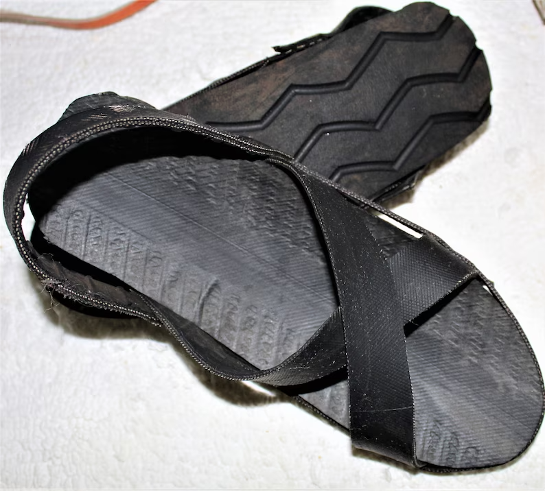 Maasai Handmade Men's Recycled Tire/Tyre Akala Sandals - Main Image