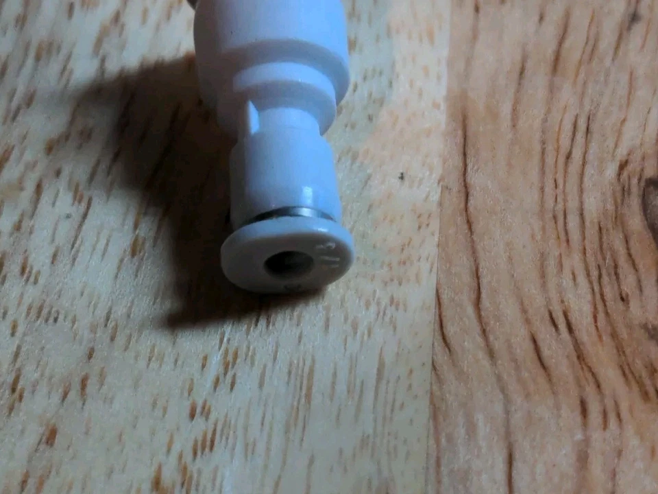 7 x Norgren Reducing Straight Union: PBT Push-to-Connect 1/4 x 1/8 Tube OD Foto 4 de 4