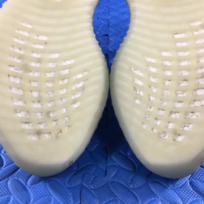 Adidas Yeezy Boost 350 v2 Men display picture 2