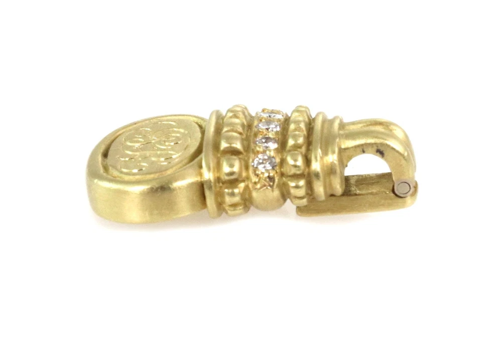 Colgante Judith Ripka Logo Diamante Grabado Oro Amarillo 18k ¡LIQUIDACIÓN! Foto 3 de 4