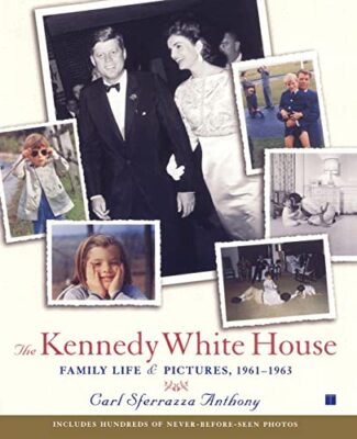 The Kennedy White House: Famil - Paperback - VERY GOOD