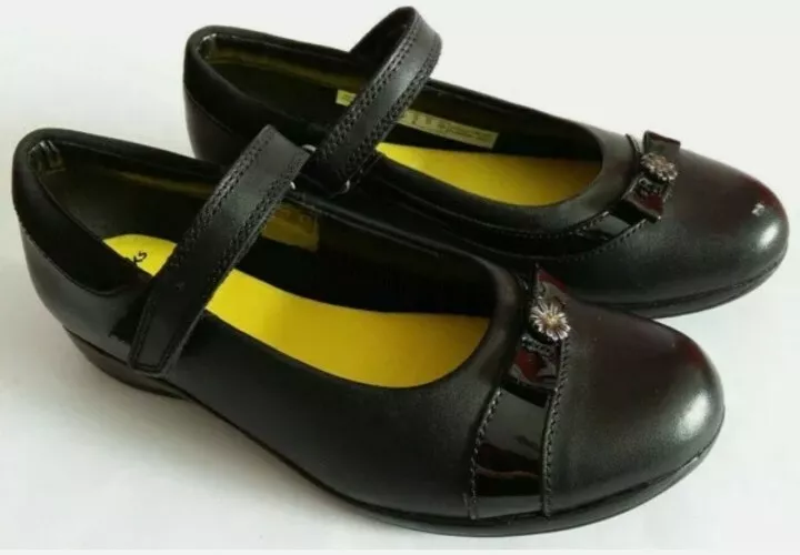 Clarks daisy sales locket shoes