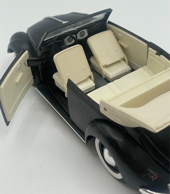 Solido 8014 Volkswagen Beetle Cabriolet 1949 Open Black - 1/18