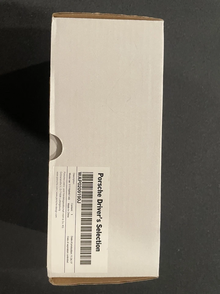 Porsche 911 nr. Modelo fundido a presión 1000000 irlandés verde 1:43 chispa nuevo Foto 3 de 3