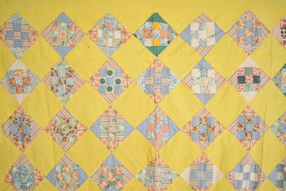 Edredón antiguo alegre vintage años 30 variación de nueve parches ~ ¡Bonito terreno amarillo! Foto 2 de 4