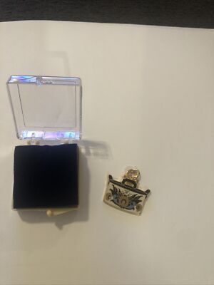 Deborah Armstrong DAC Pendant