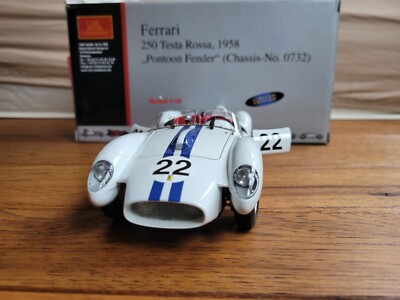 1/18 CMC 1958 Ferrari 250 Testa Rossa Pontoon Fender Chasis 0732
