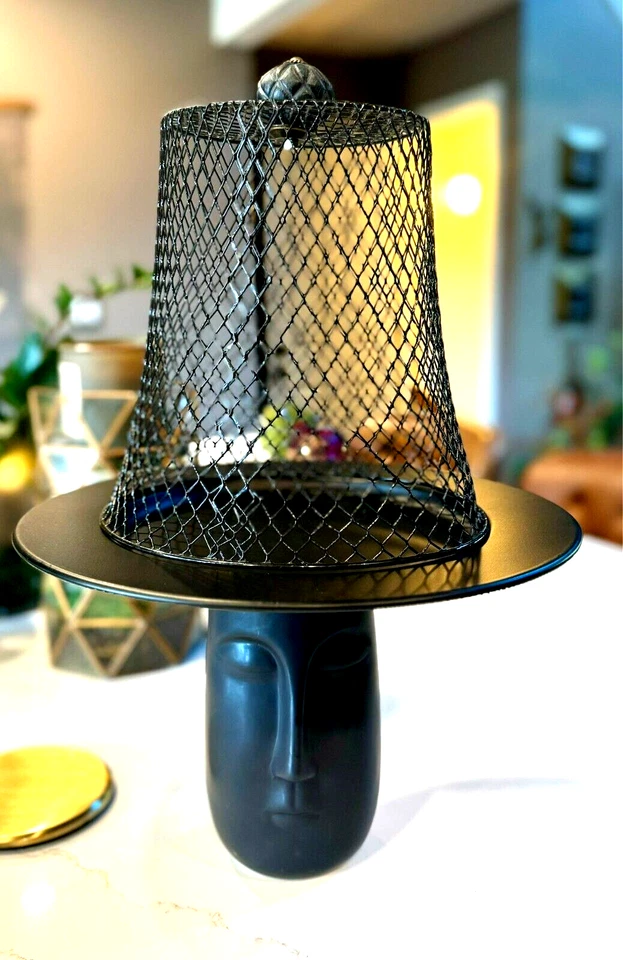 Metal Mate Negro PEDESTAL SOPORTE PARA SERVIR PASTELES Plato Bandeja CARA Hombre Sombrero Cúpula Tapa Foto 2 de 4