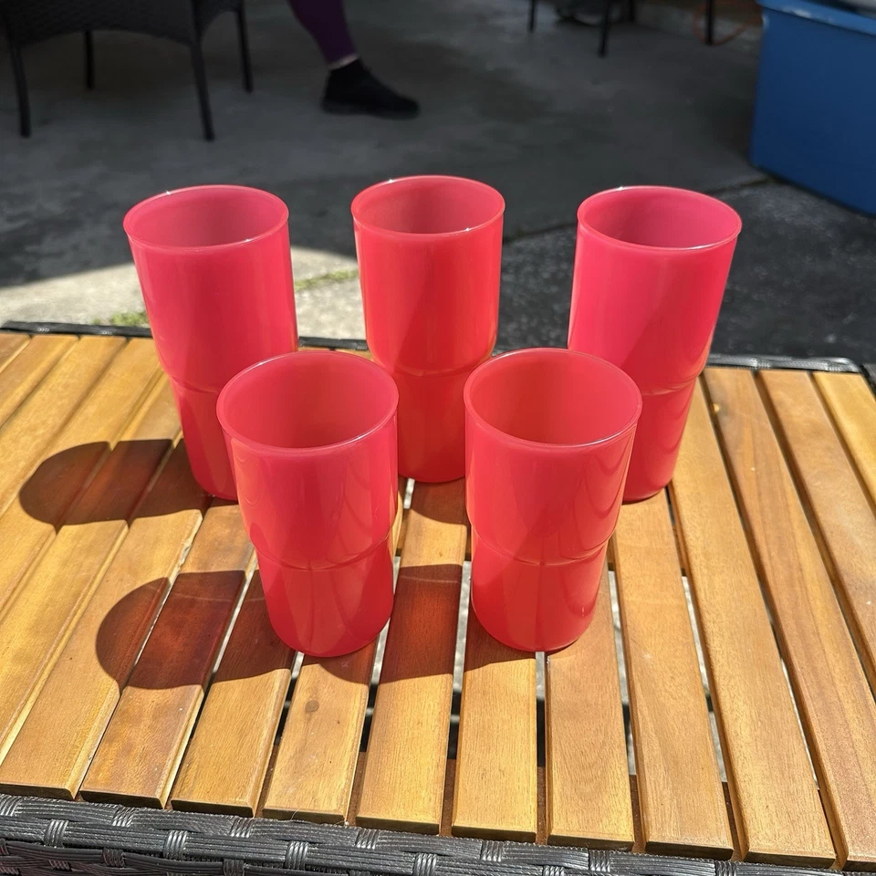 Vintage Tupperware Divided Dining Trays and Cups, Set Of 15 Pieces - Image 2 of 4