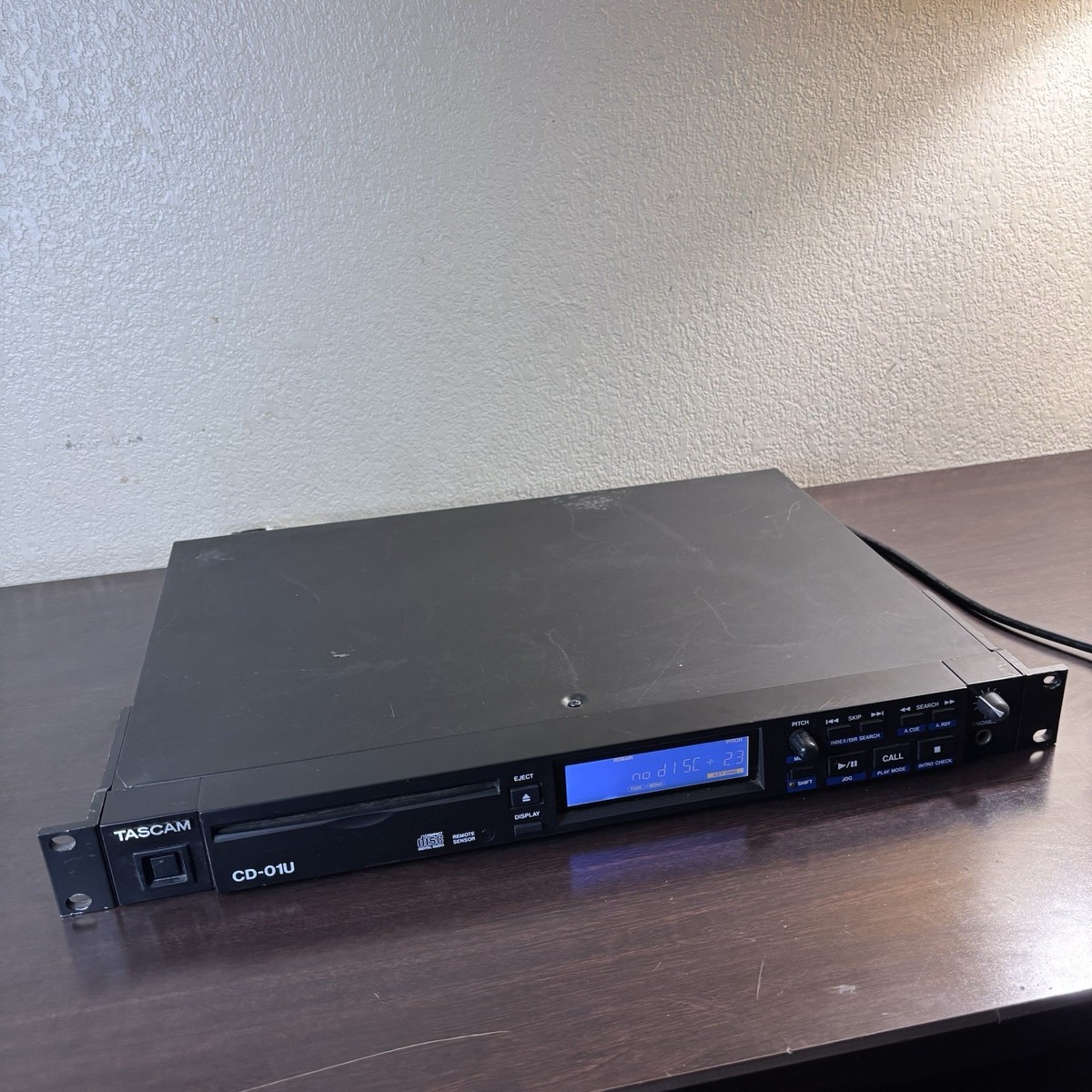 TASCAM CDプレーヤー 業務用 CD-01U Tascam CD-01U PRO Professional CD Player w/Rack Mount Ears