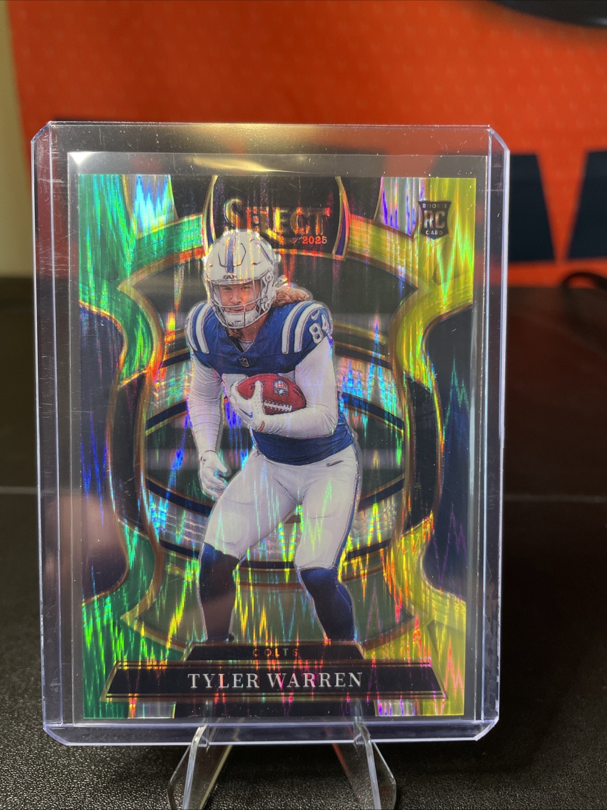 2025 Panini Select - Concourse Tyler Warren #33 Green & Yellow Shock Prizm (RC)