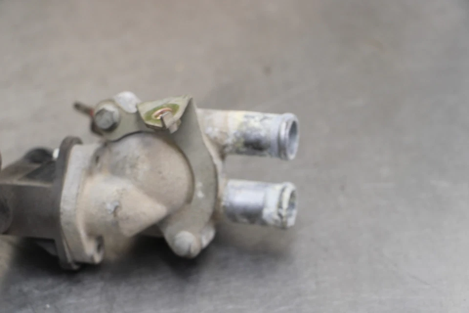 2013 Honda Shadow Aero 750 VT750CS THERMOSTAT W HOUSING ASSEMBLY Foto 2 de 4