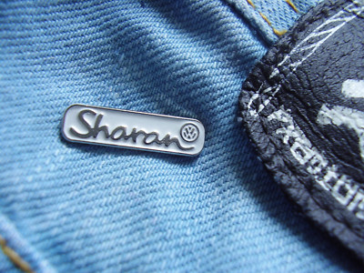 Pin VW Sharan Volkswagen AG Nutzfahrzeuge Wolfsburg Deutschland Germany