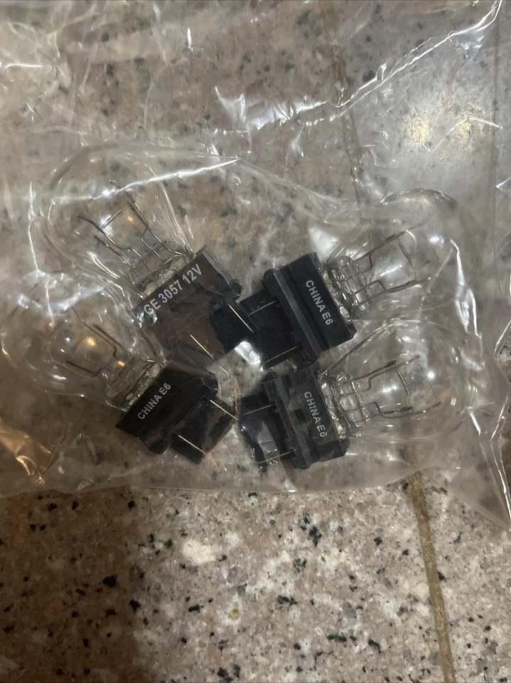 Lámpara ACDelco GM Equipo Original L3057 / 9441839 GM, Lote de 4 Foto 3 de 4