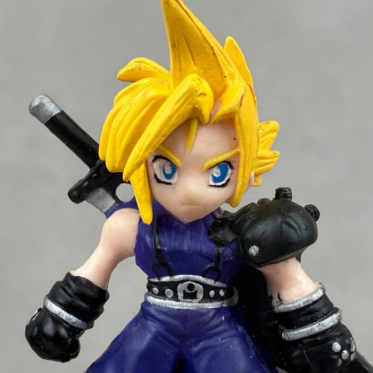 Coca-Cola Monster フィギュア Final Fantasy VII Cloud Strife Coca-Cola Mini Figure RED