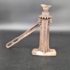 Elite Mfg Co Reliable Cast Iron Gear Screw Car Jack Antique