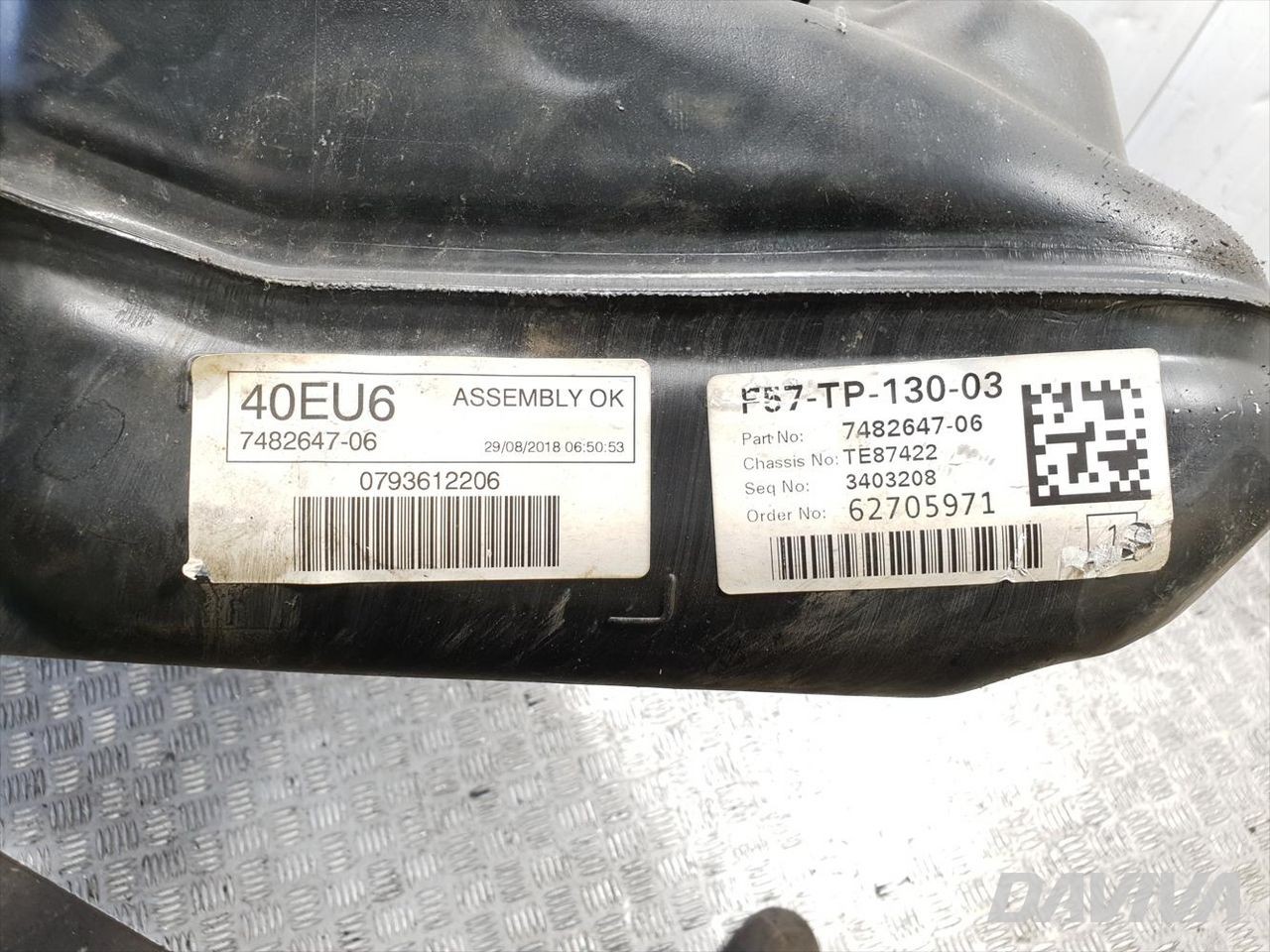 Foto 5 di 9