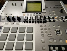Roland MV-8000 Sampler & Sequencer w/ VGA card