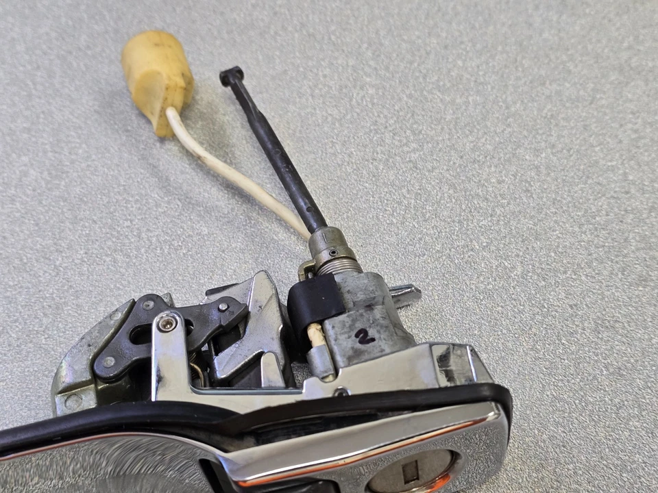 EXCELLENT USED MERCEDES BENZ 380 420 500 560 SE SEL SEC DRIVERS DOOR HANDLE #2 — 第 3/4 张图片