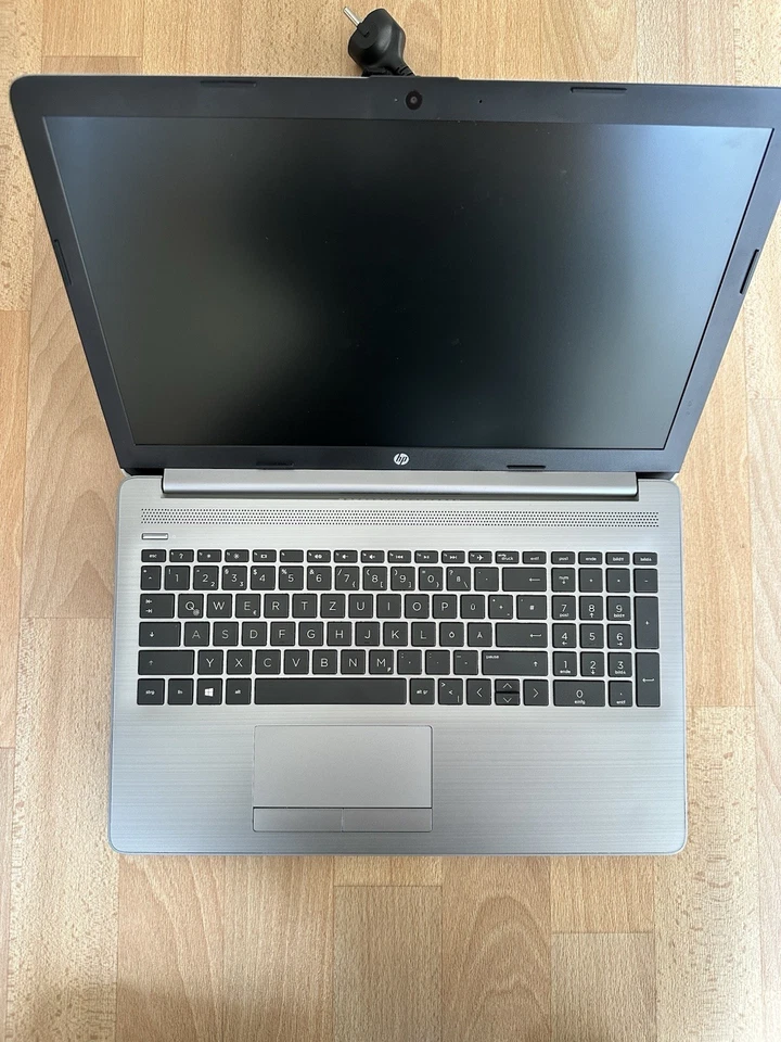 HP Notebook (15,6 Zoll), AMD A4, 8 GB RAM, 256 GB SSD. Windows 10 - Bild 2 von 2