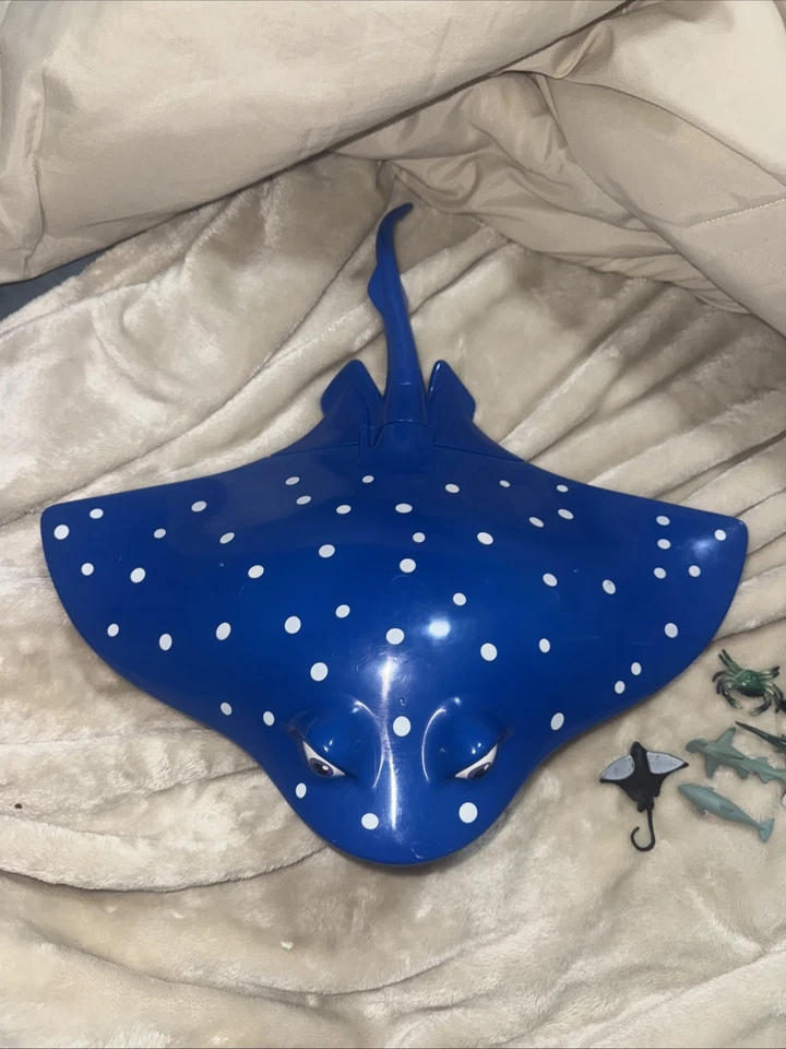 Bandai 2015 Disney/Pixar Finding Dory Swigglefish Mr. Ray 3 en 1 Bonito LEER Foto 4 de 4