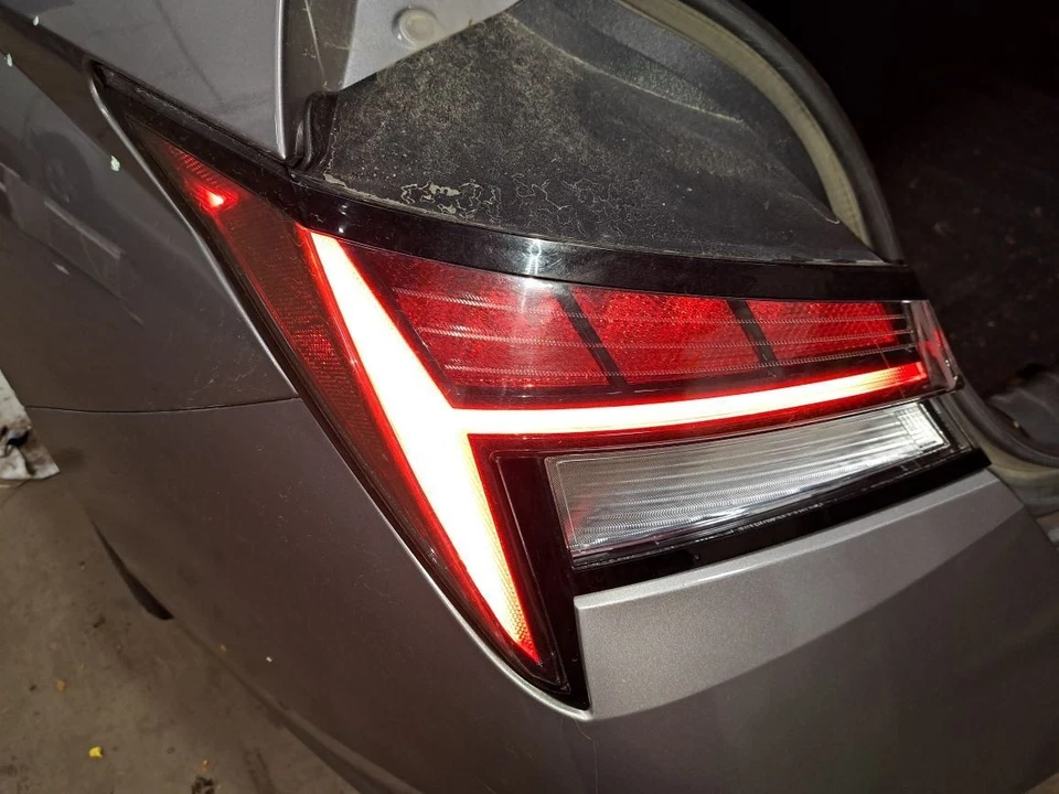 Lh Driver Side Tail Lamp 2022 Elantra Sku#4299430 - Image 2 of 4