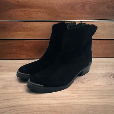 Very Volatile Los Angeles Women s Black Western Style Ankle Boot W/toe & Heal Pr