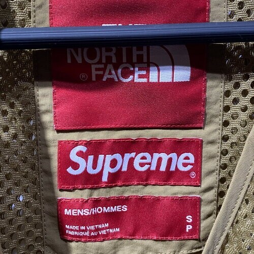 Supreme x The North Face TNF Cargo Vest Used DS SS20 Size S Supreme x The North Face TNF Cargo Vest Used DS SS20 Size S