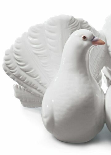 LLADRO PORCELAIN FIGURINE COUPLE OF DOVES 1001169 WAS £215.00 NOW £182.50 - Picture 4 of 7