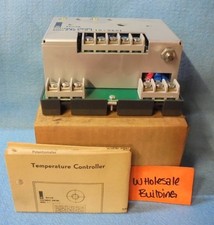 WATLOW ELECTRONIC TEMPERATURE CONTROL 2A24-01...