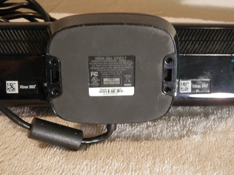 Xbox 360 Kinect Camera Model 1414 Class 1 Laser Product - Image 2 of 2