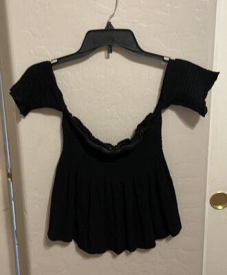 Off Shouder Stretch Crop Top Jr L fits more like Jr S-M Stretch
