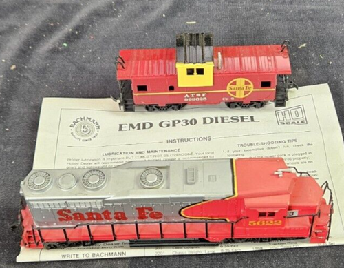 Bachmann HO Scale Santa Fe 307 Lighted Locomotive & Santa Fe CE-6 Caboose Combo - Picture 13 of 13