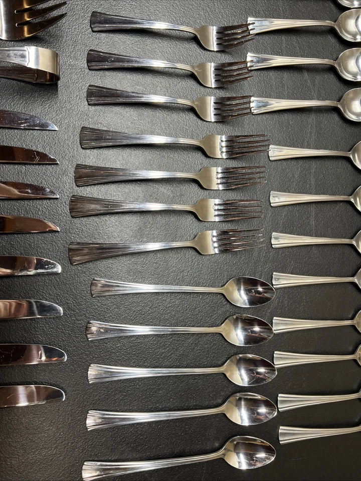 Reed & Barton Stainless Steel Flatware Radiance 36Pc. Set - Image 4 of 4