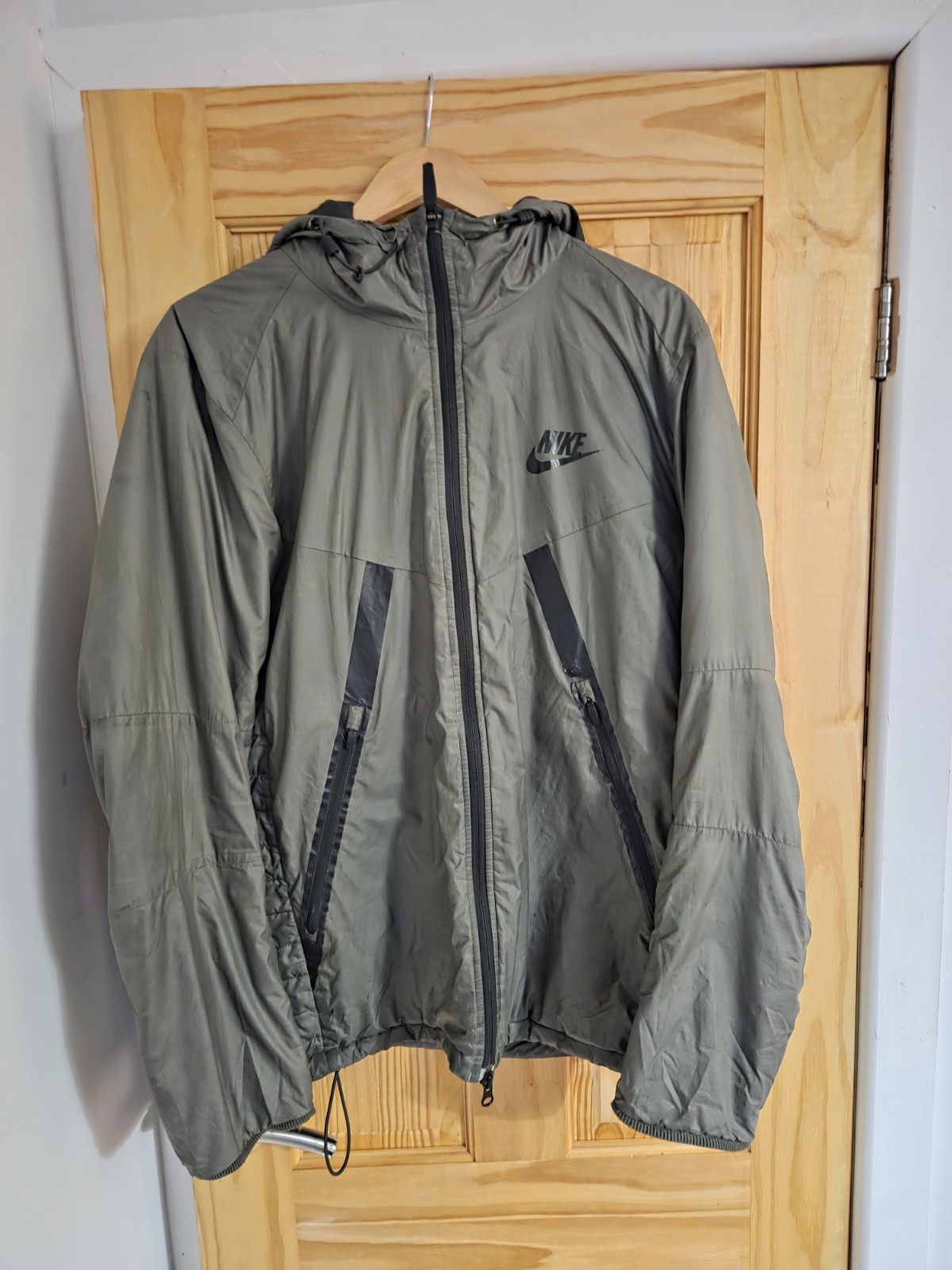 Nike Premium Essentials Windrunner Jacket Men's M… - image 1