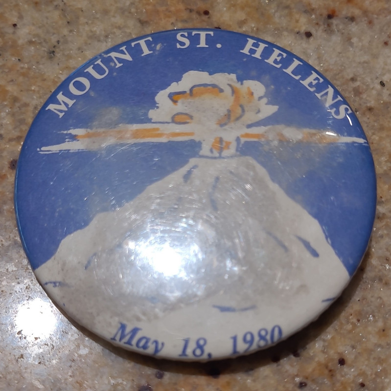 Mount St. Helens May 18, 1980 Souvenir & Travel Theme Pinback Button